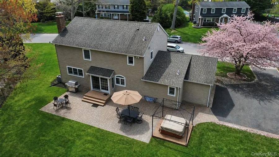 7 Midfield Street, Stony Brook, NY 11790 - #2