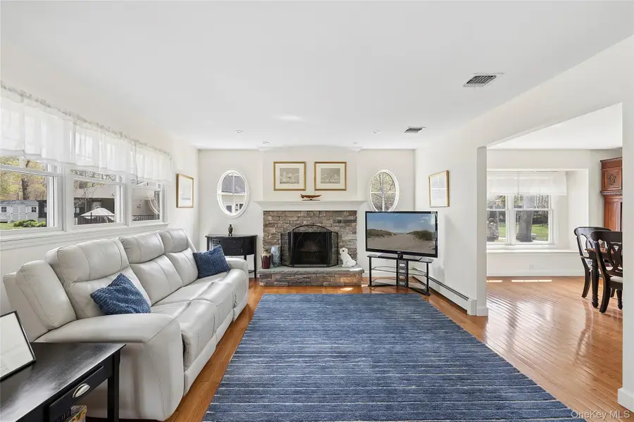 7 Midfield Street, Stony Brook, NY 11790 - #3