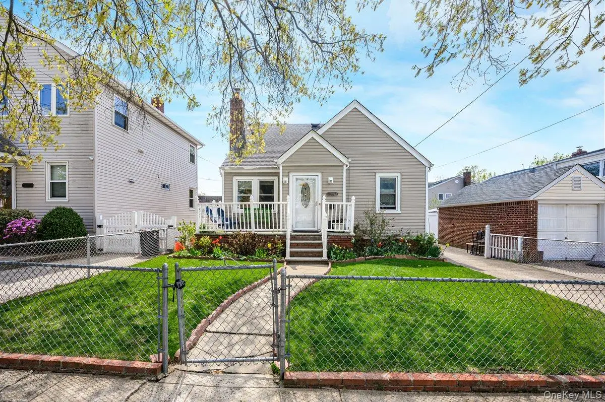 1031 Theodora Street, Franklin Square, NY 11010 - #1
