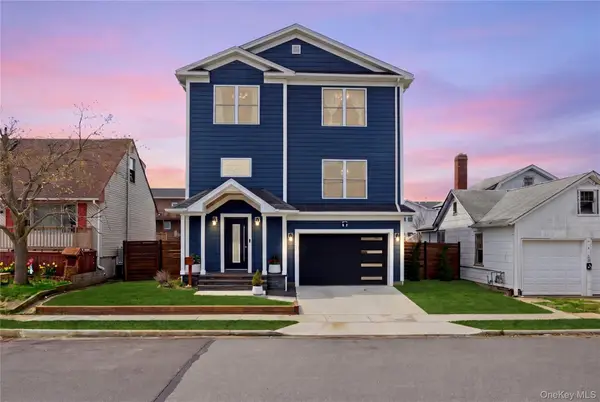 909 S 5th Street, Lindenhurst, NY 11757