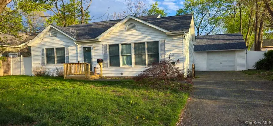 46 E Maple Street, Central Islip, NY 11722 - #2