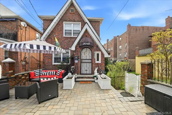 2042 Bogart Avenue, Bronx, NY 10462