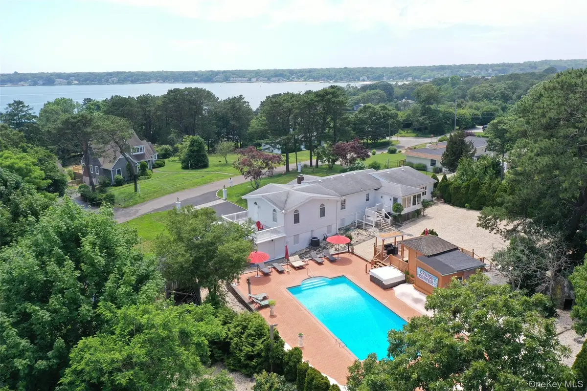 5 Huckleberry Lane E, Hampton Bays, NY 11946 - #1