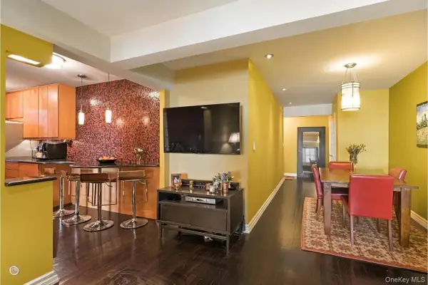 54 East 8th Street E 0 #3J, New York (Manhattan), NY 10003