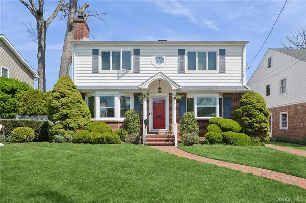 114 Doncaster Road, Malverne, NY 11565