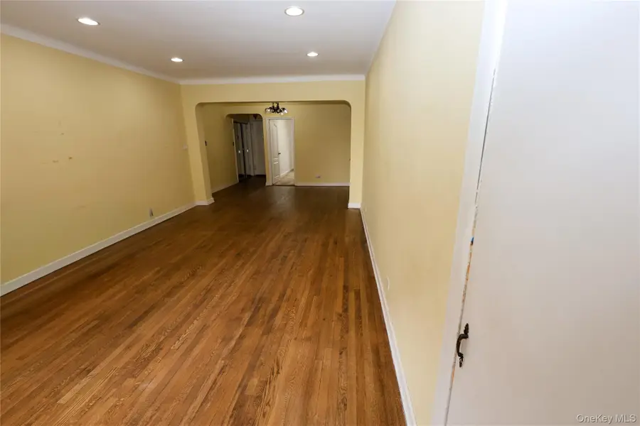 9941 64th Avenue #D17, Rego Park, NY 11374 - #3