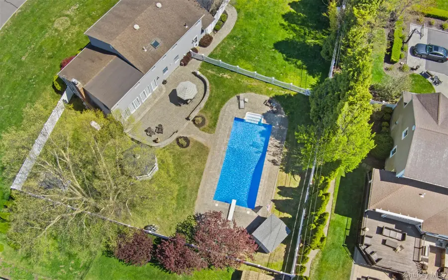 10 Carolee Court, West Islip, NY 11795 - #3