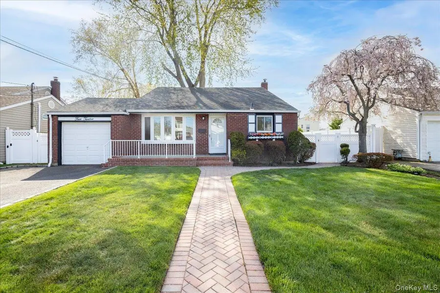 412 Atlantic Avenue, Massapequa Park, NY 11762 - #2