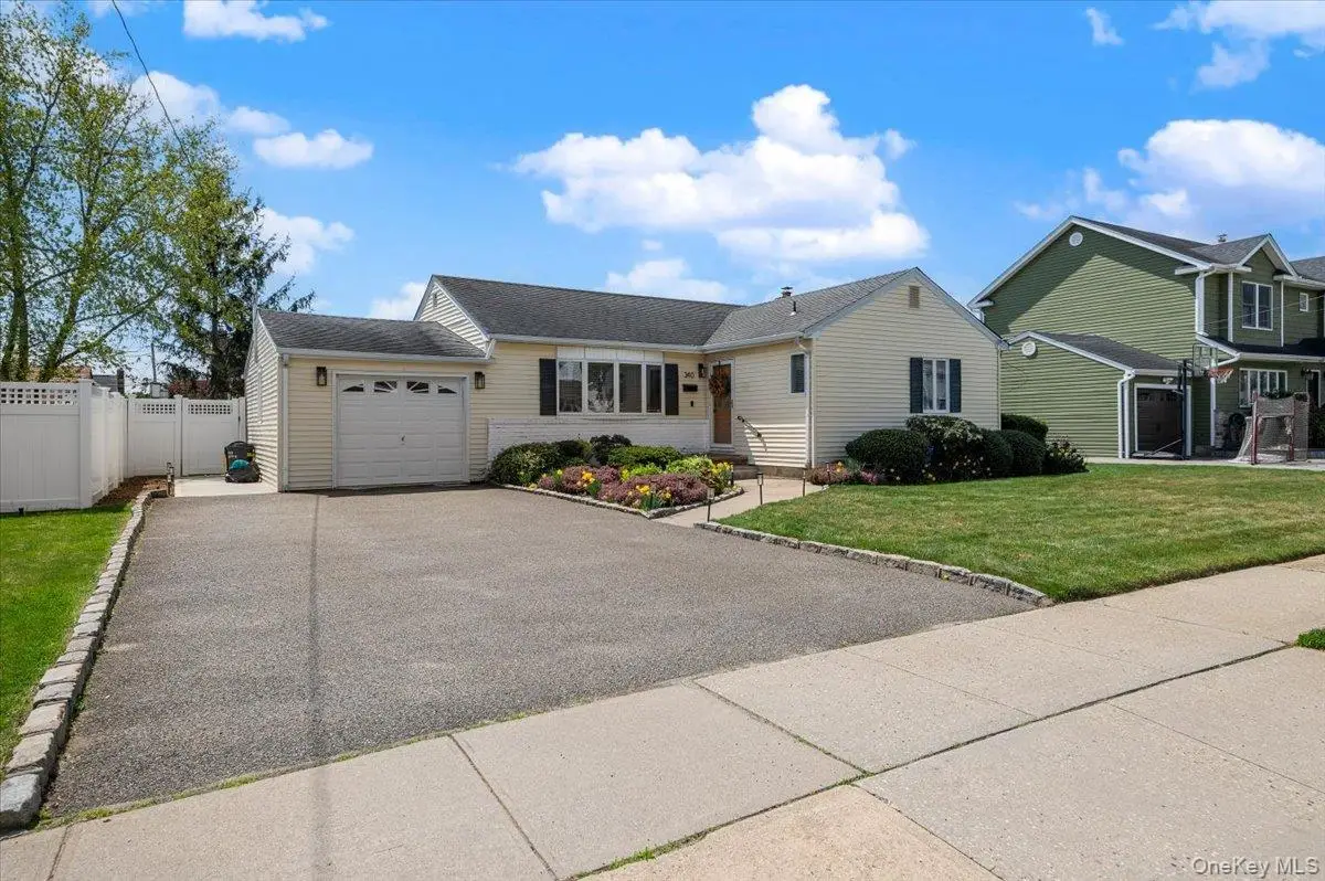 340 N Boston Avenue, Massapequa, NY 11758 - #1