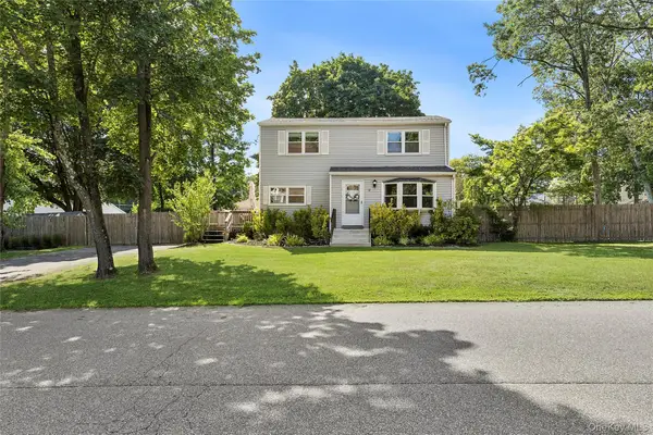 12 Lakeview Drive, Middle Island, NY 11953