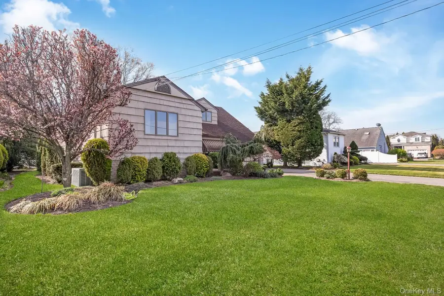 1954 Brook Park Drive, Merrick, NY 11566 - #2