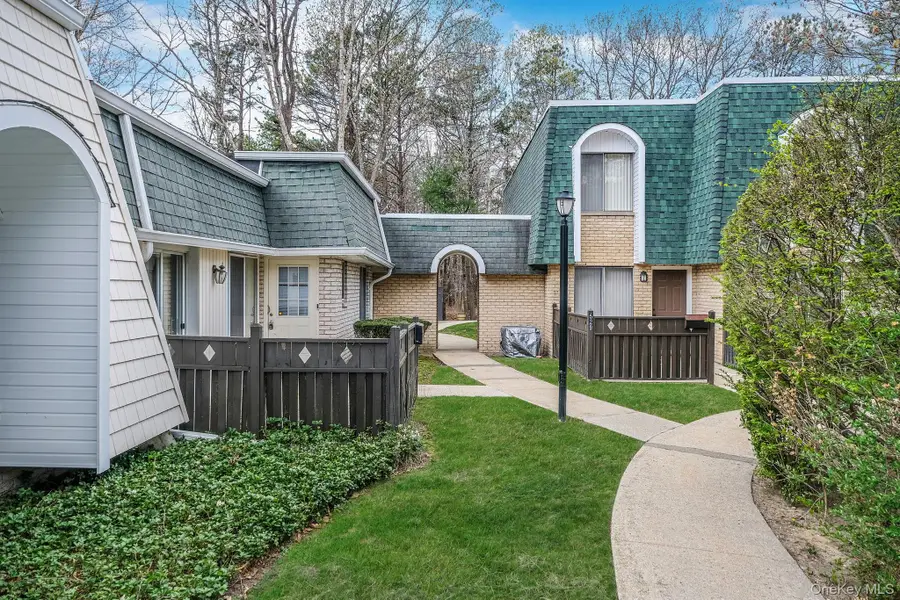 527 Daryl Drive, Medford, NY 11763 - #2