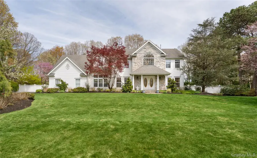 9 Framingham Lane, Shoreham, NY 11786 - #2
