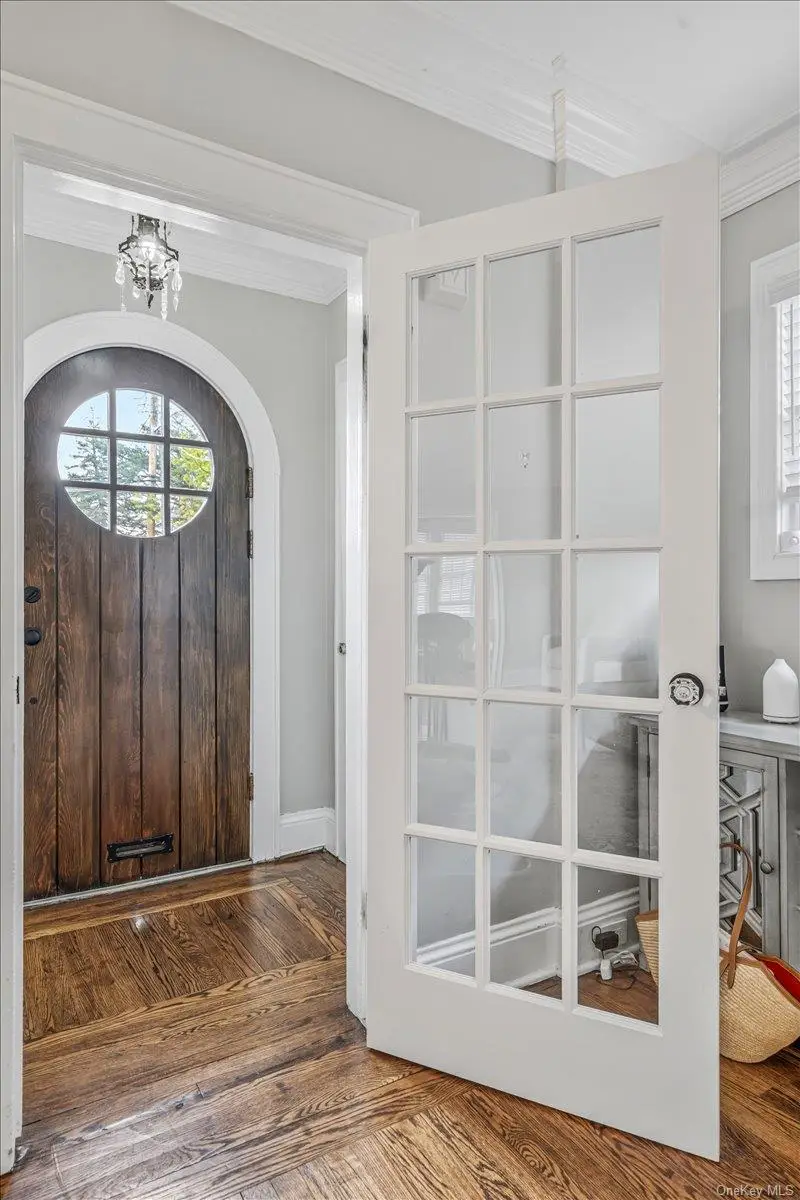 46 Aldred Avenue, Rockville Centre, NY 11570 - #3