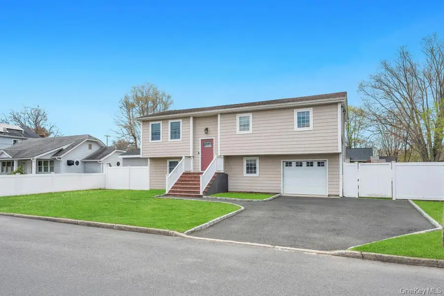 794 Sayville Avenue, Bohemia, NY 11716 - #2