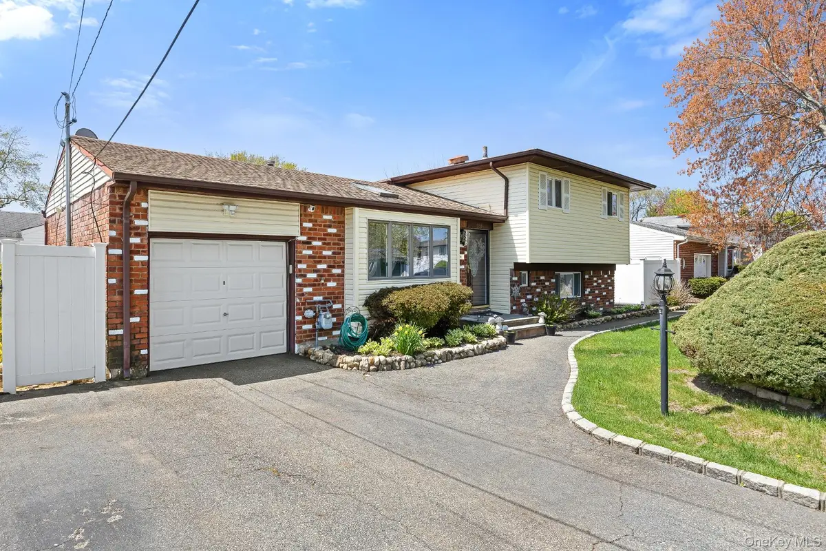 336 W 23rd Street, Deer Park, NY 11729 - #1