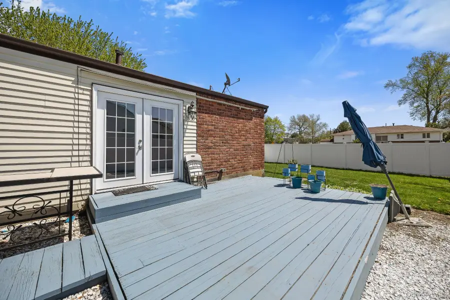 336 W 23rd Street, Deer Park, NY 11729 - #3