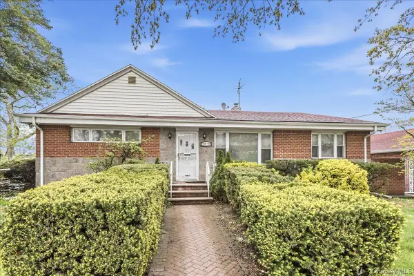 16804 Grand Central Parkway, Jamaica, NY 11432