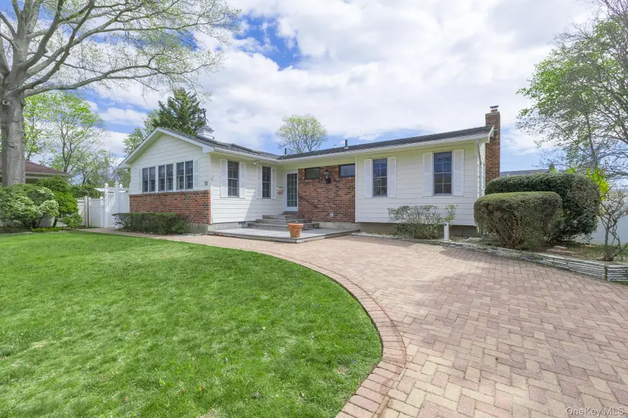 10 Fortune Court, Commack, NY 11725 - #3