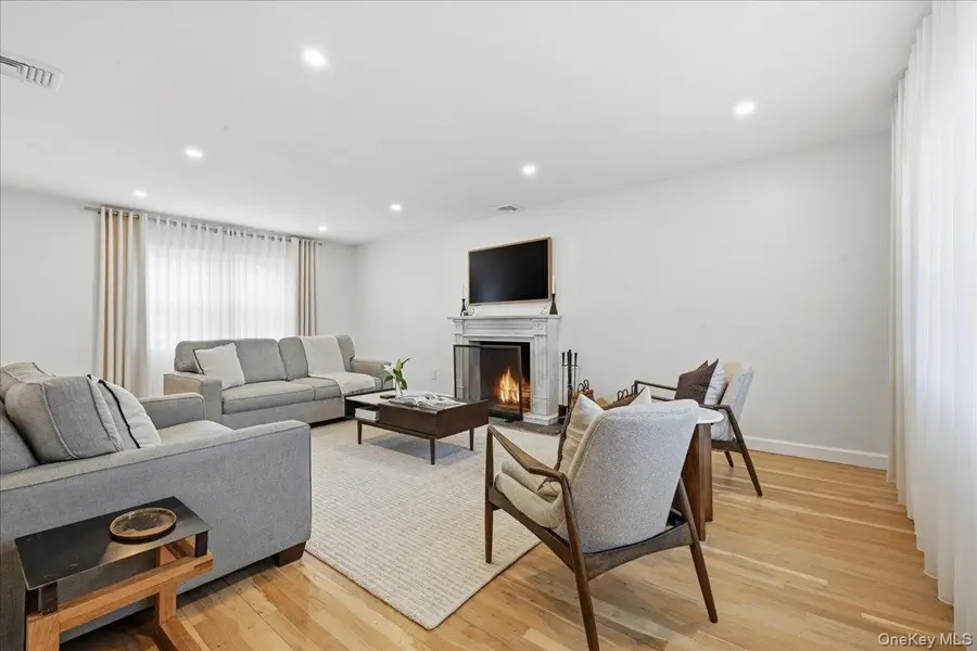 8 Bayberry Avenue, Garden City, NY 11530 - #3