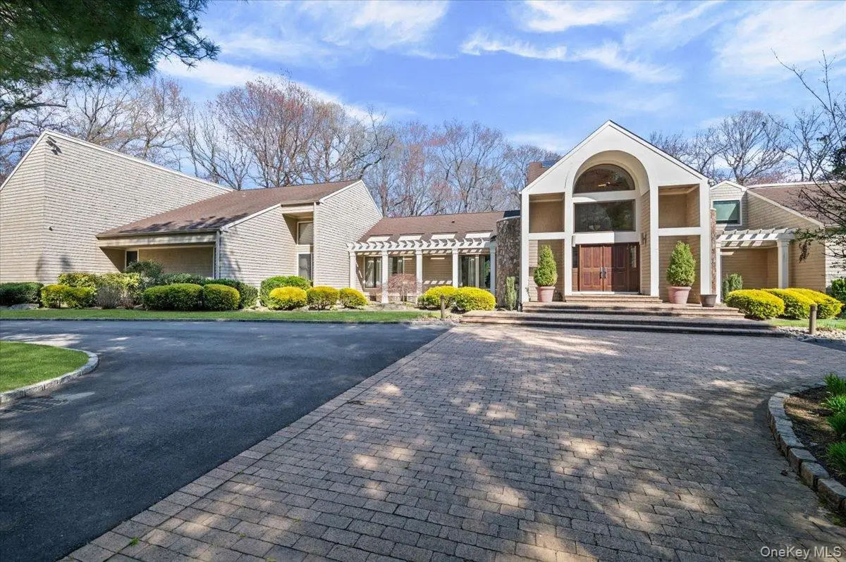 45 Coves Run, Syosset, NY 11791 - #1