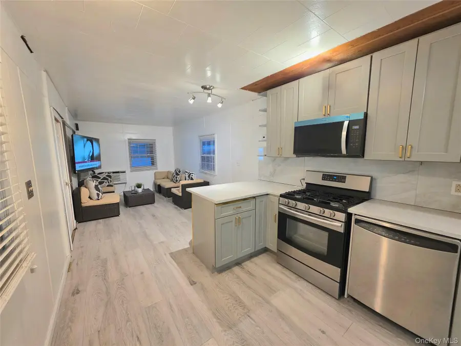 525 Riverleigh Ave #C7, Riverhead, NY 11901 - #2