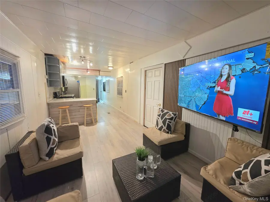 525 Riverleigh Ave #C7, Riverhead, NY 11901 - #3