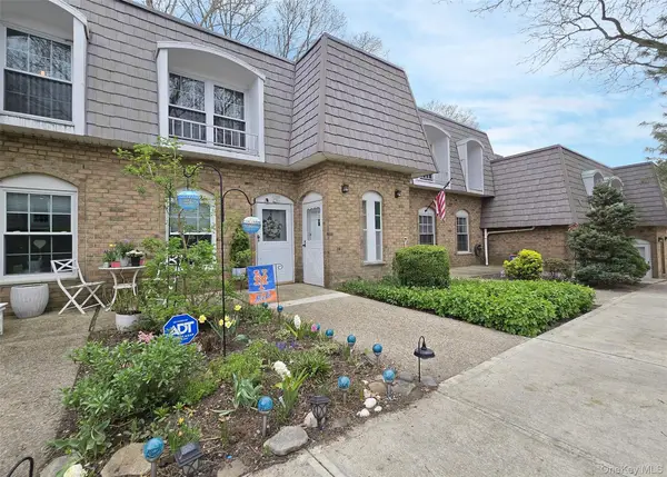 655 Middle Country Road #2-2E2, Coram, NY 11727