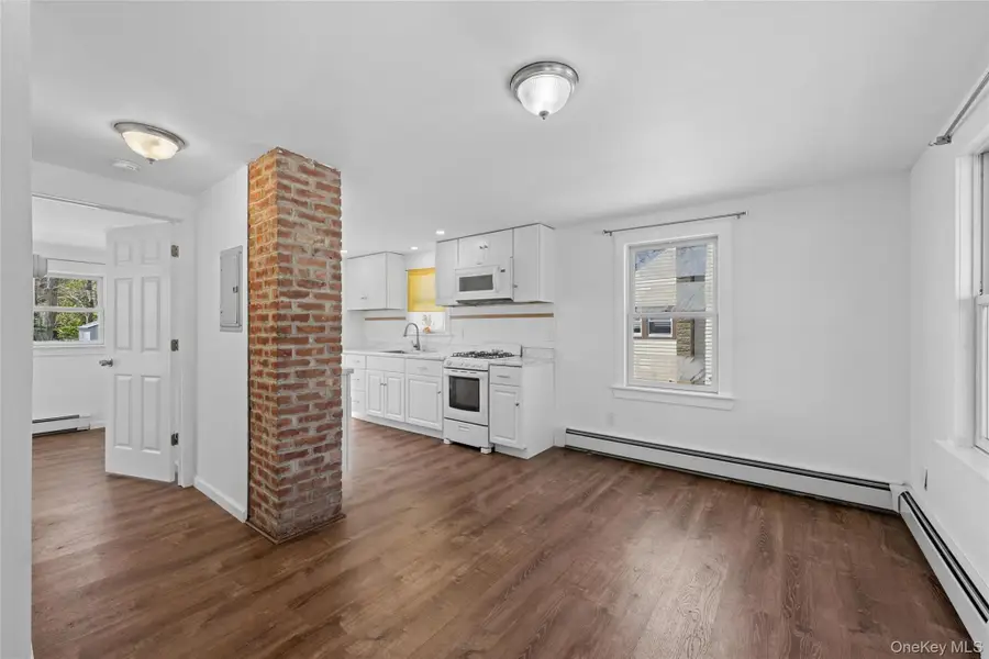 713 Harrison Avenue, Riverhead, NY 11901 - #3