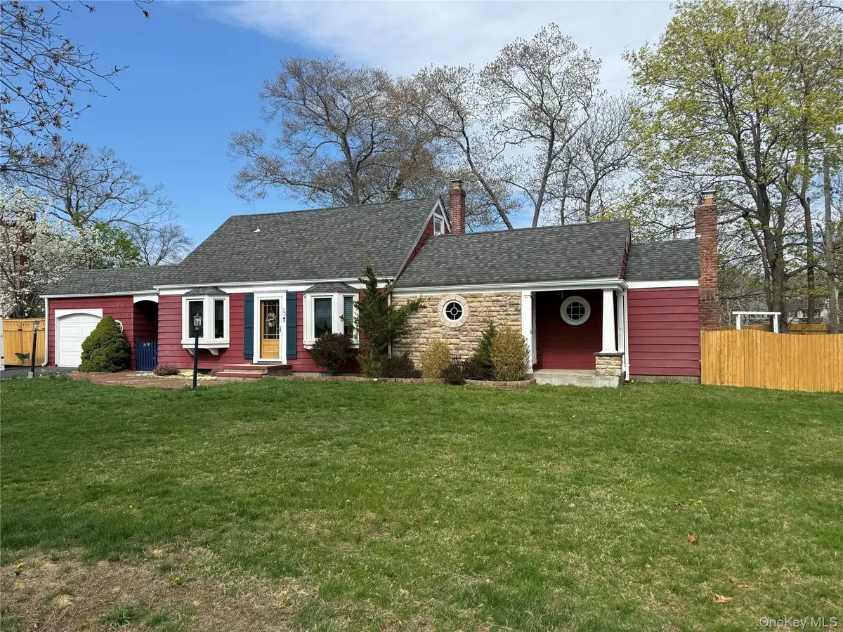 33 Hollins Lane, East Islip, NY 11730 - #1