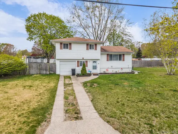 25 Meehan Lane, Coram, NY 11727