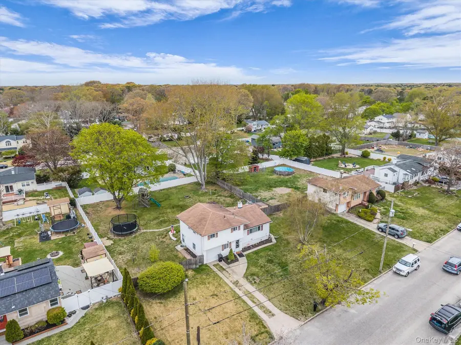 25 Meehan Lane, Coram, NY 11727 - #3