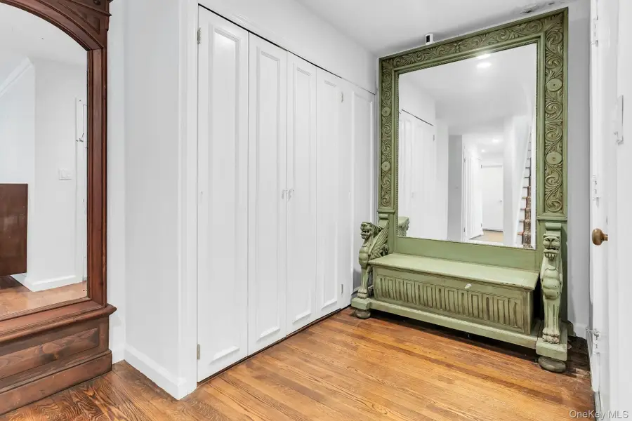 11 Soundview Road, Glen Cove, NY 11542 - #2