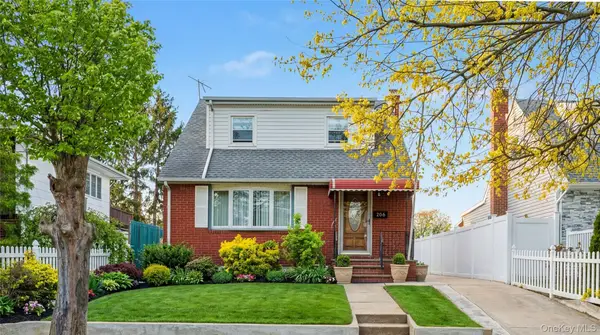206 Hunnewell Avenue, Elmont, NY 11003