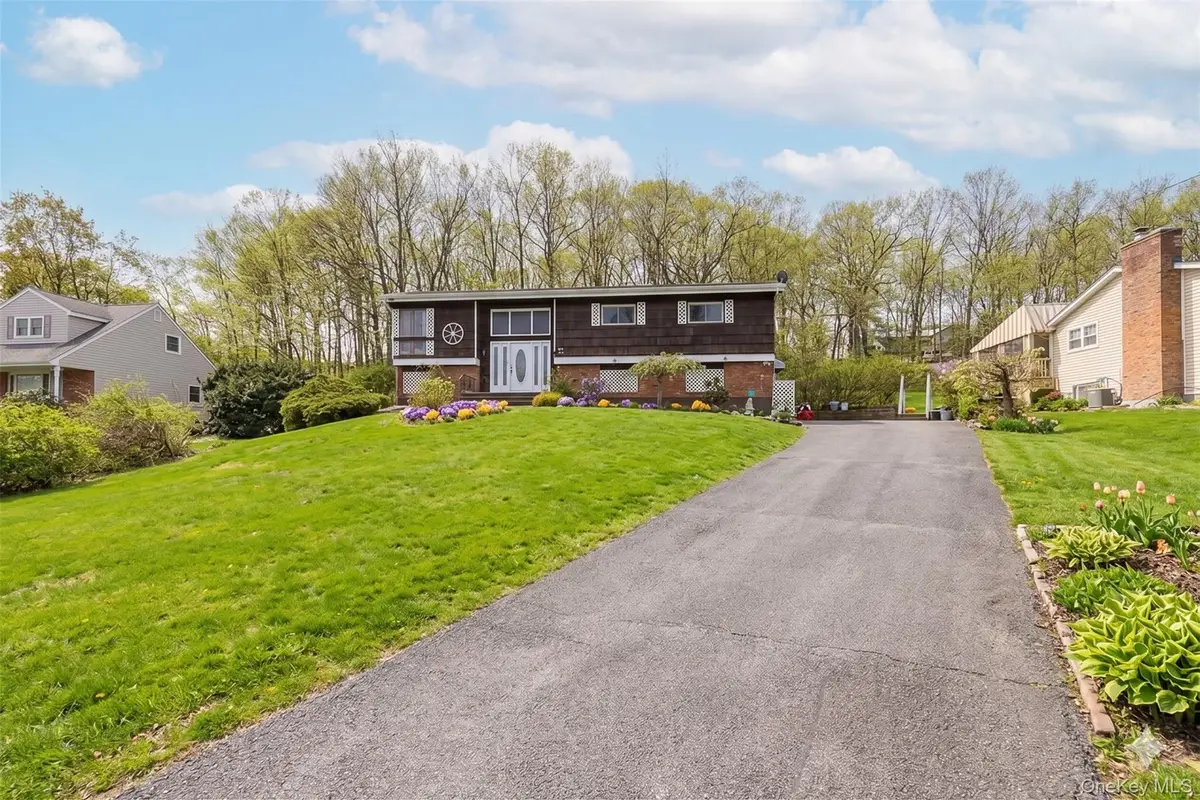 75 Tennyson Drive, Nanuet, NY 10954 - #1