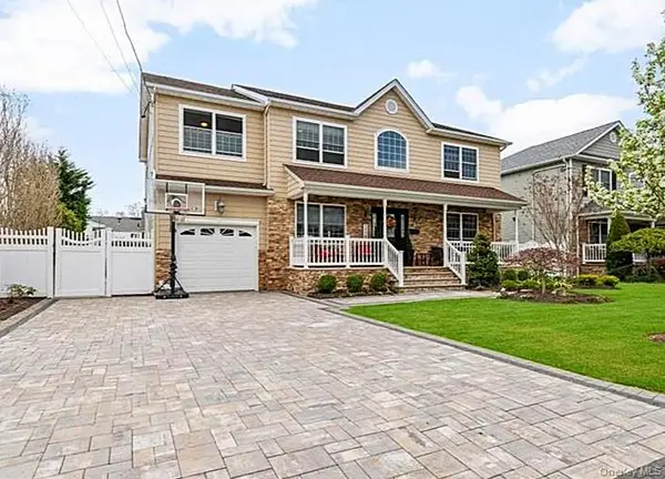 111 Charles Street #B, Massapequa, NY 11758