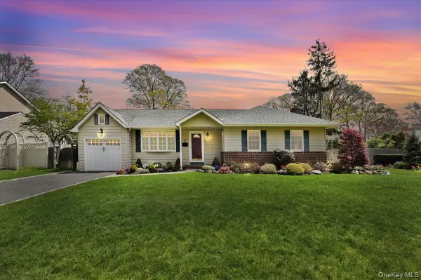 586 Seaford Avenue, Massapequa, NY 11758