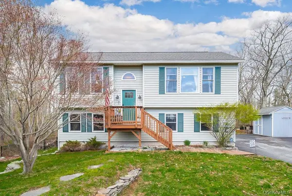 32 Nightingale Trail W, Wurtsboro, NY 12790