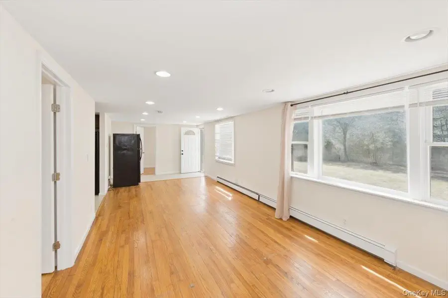 20 Cambridge Avenue, Melville, NY 11747 - #3