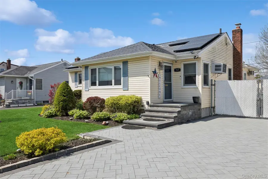 737 Pleasant Avenue, Westbury, NY 11590 - #2