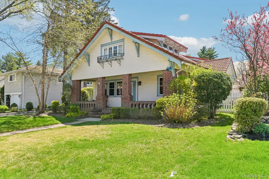 40 Hollywood Court, Rockville Centre, NY 11570 - #3