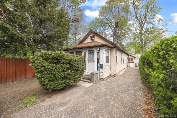 8 Geyser Place, White Plains, NY 10607