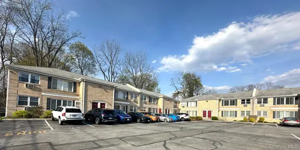 250 Beechwood Avenue #11B, Poughkeepsie, NY 12601