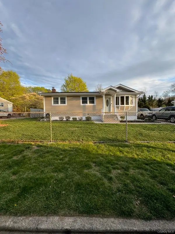 52 William Street, Brentwood, NY 11717