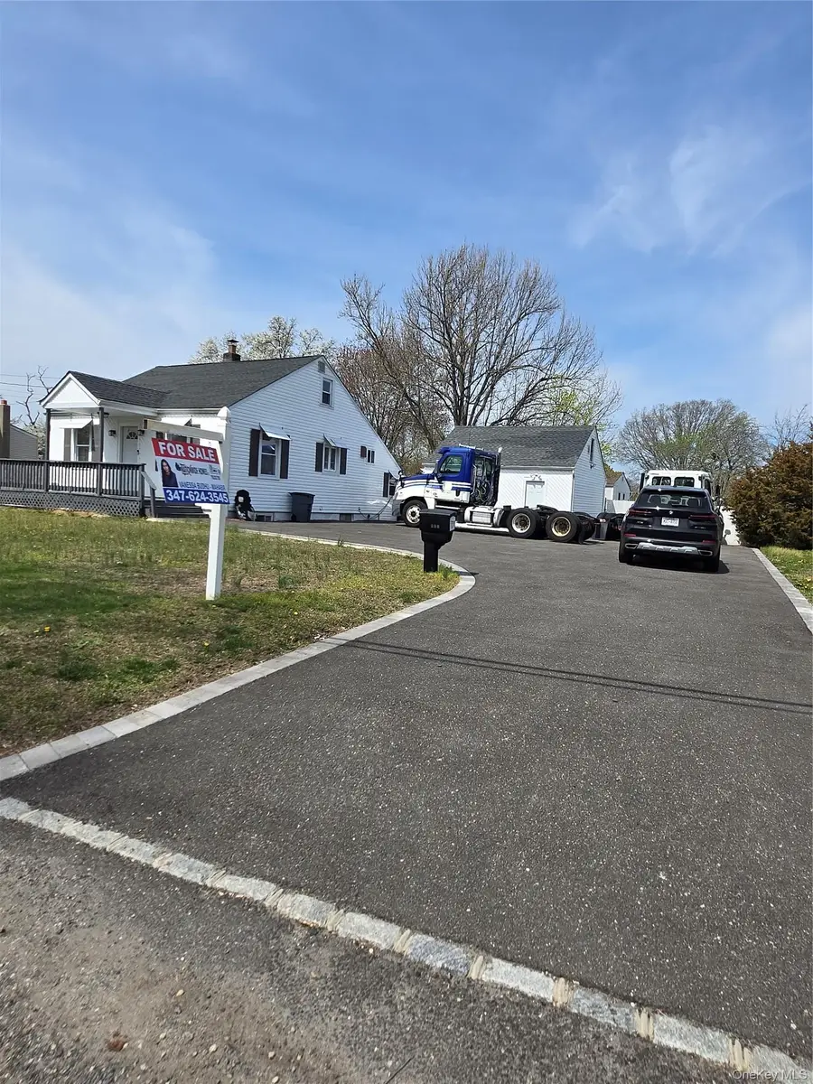 253 Peterson Street, Brentwood, NY 11717 - #2