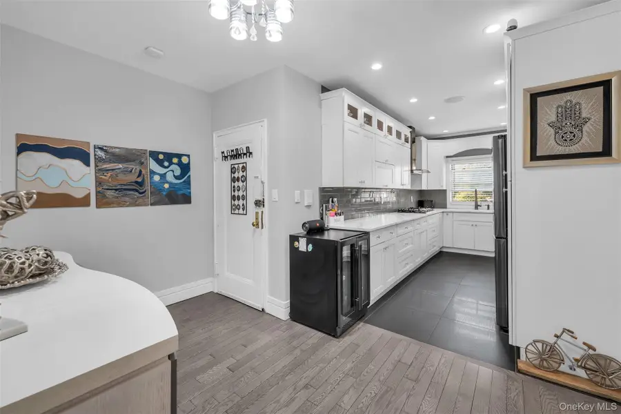 261 Central Avenue #D1, Lawrence, NY 11559 - #2