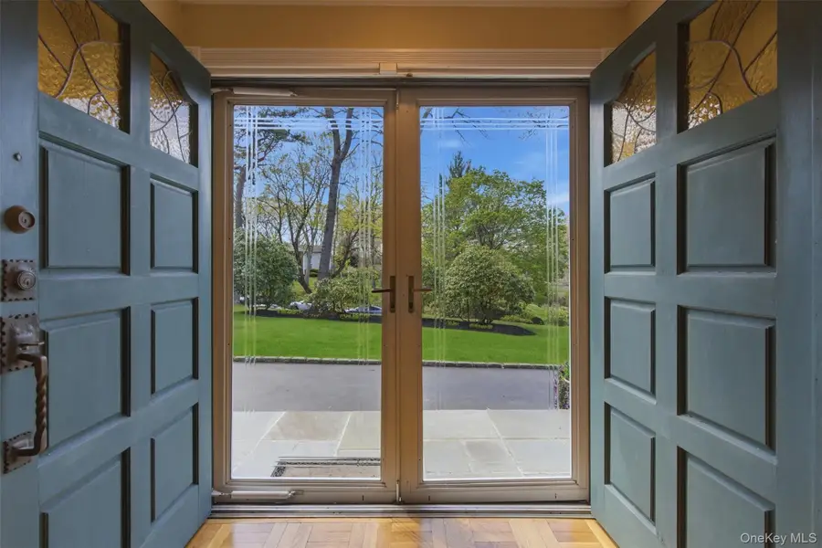 20 Hemingway Drive, Dix Hills, NY 11746 - #3