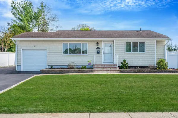 46 Sheldon Place, Commack, NY 11725