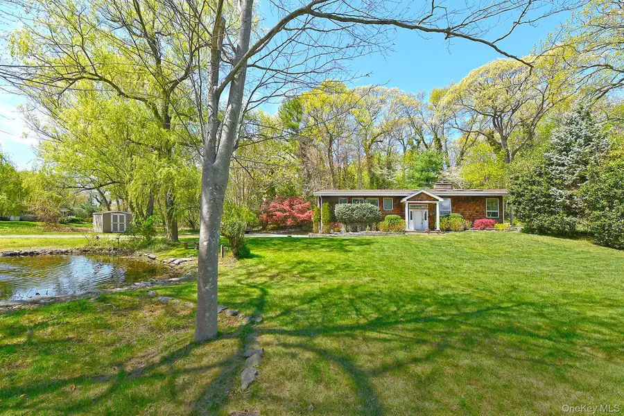 15 Mariners Court, Centerport, NY 11721 - #2