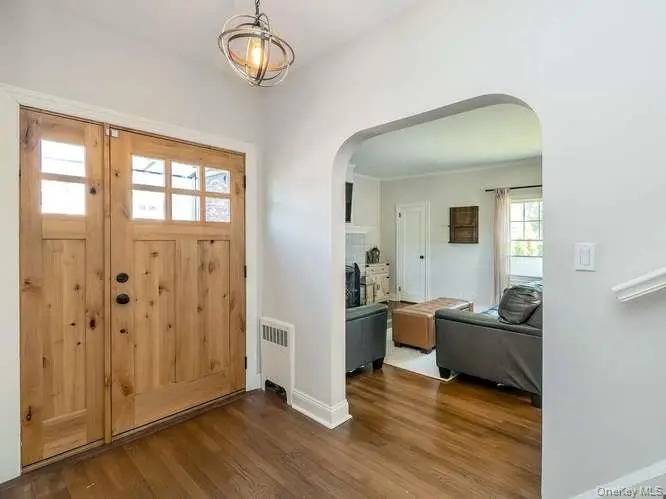 61 Cleveland Avenue, Glen Head, NY 11545 - #2